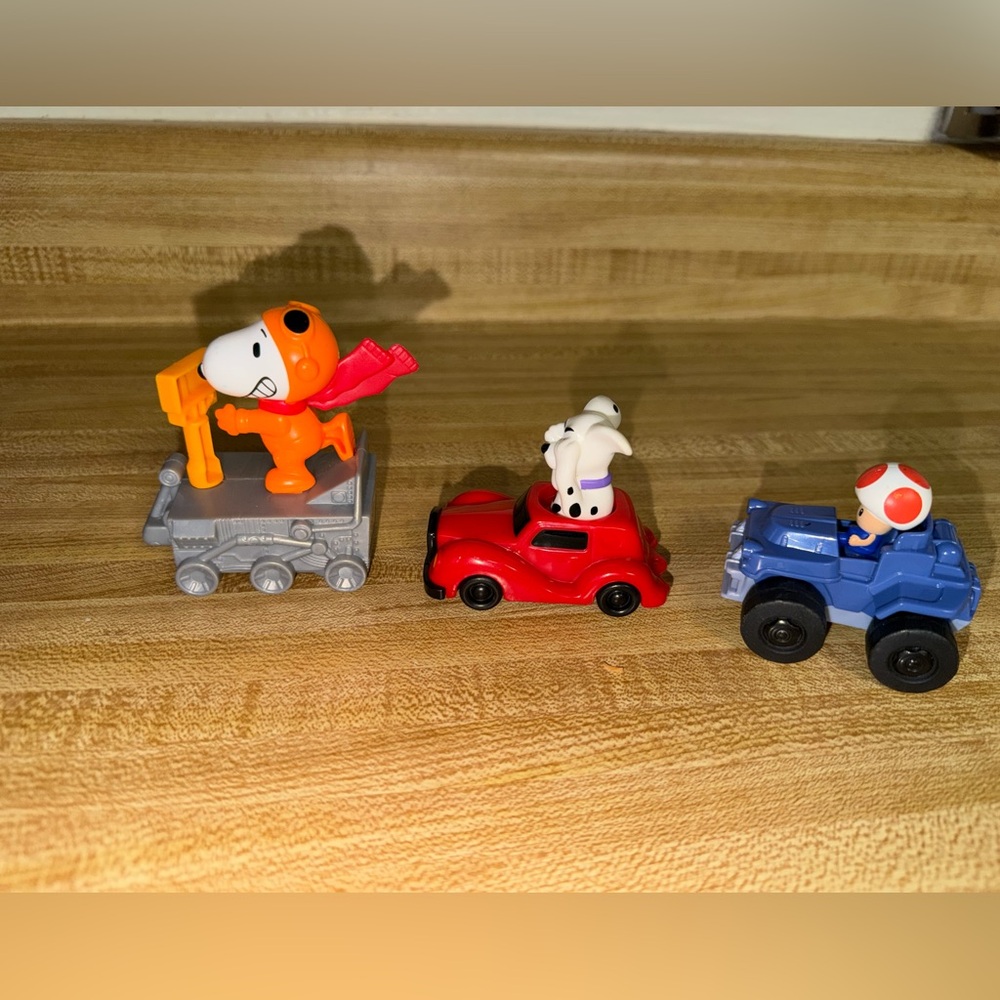 2010 Lot of McDonald's collectible car sets Snoopy cruella deville mushroom toad